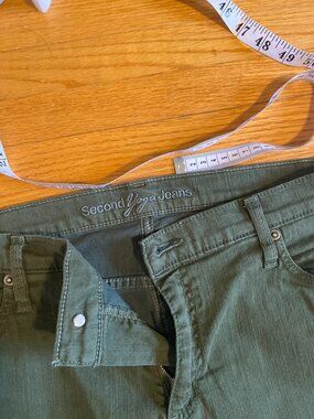 Second Yoga Jeans Olive Green Stretch Denim Pants Made in Canada Sz 33